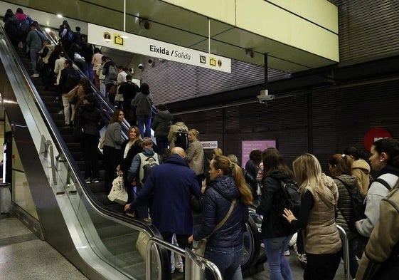 Viajeros de Metrovalencia, en una imagen reciente.