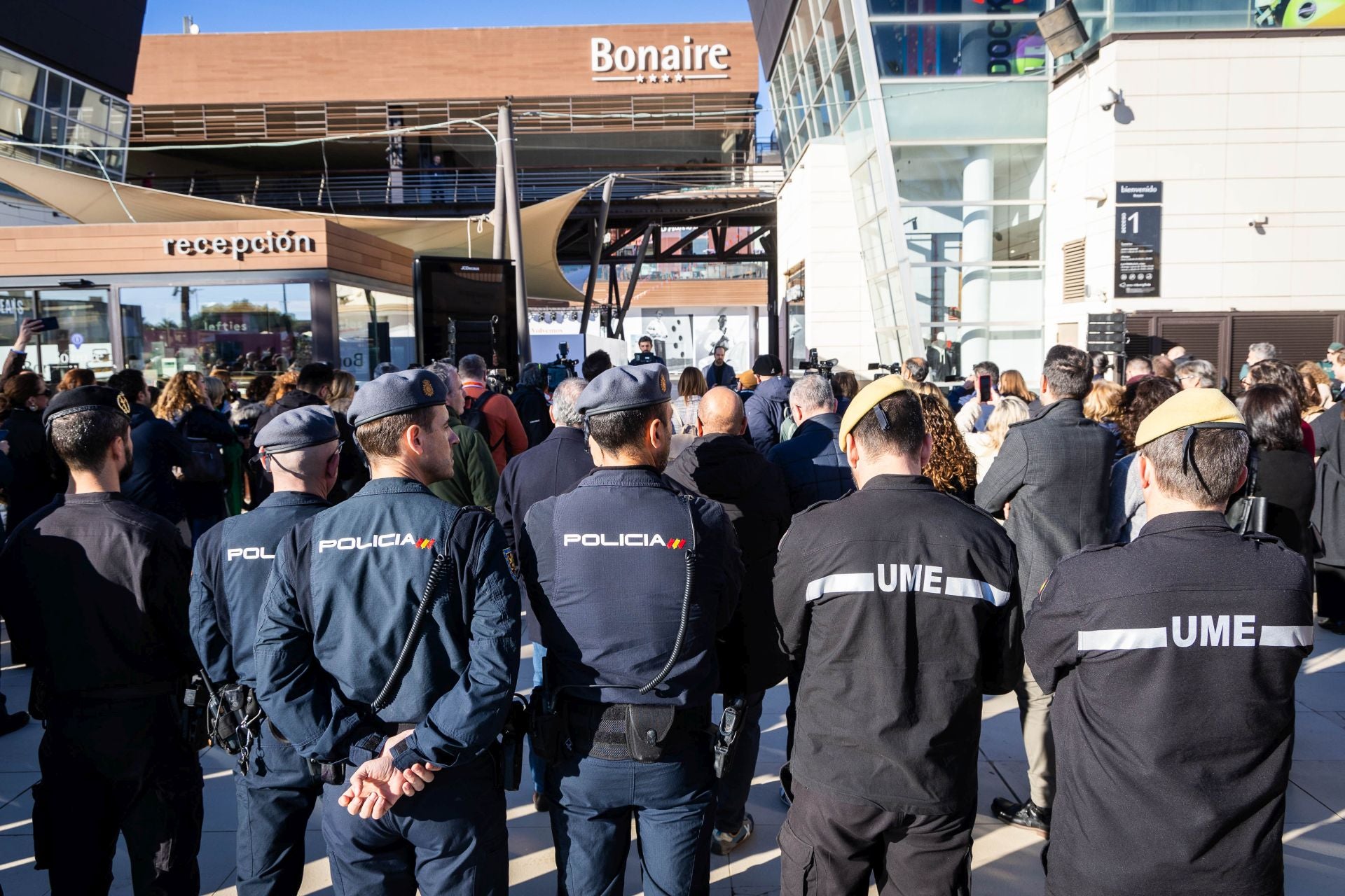 El centro comercial de Bonaire reabre sus puertas tras la dana