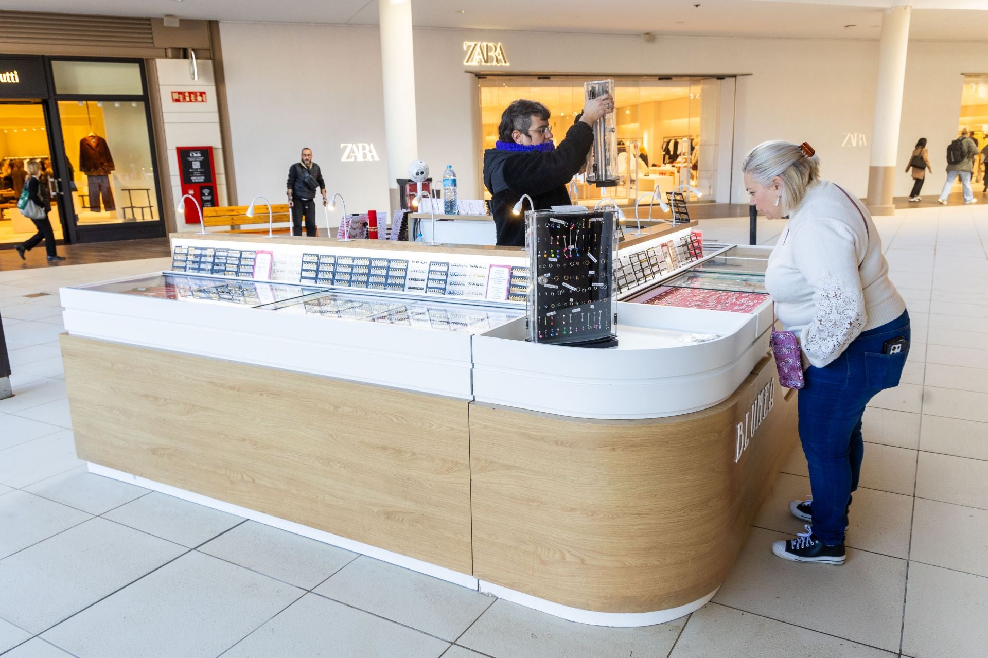 El centro comercial de Bonaire reabre sus puertas tras la dana