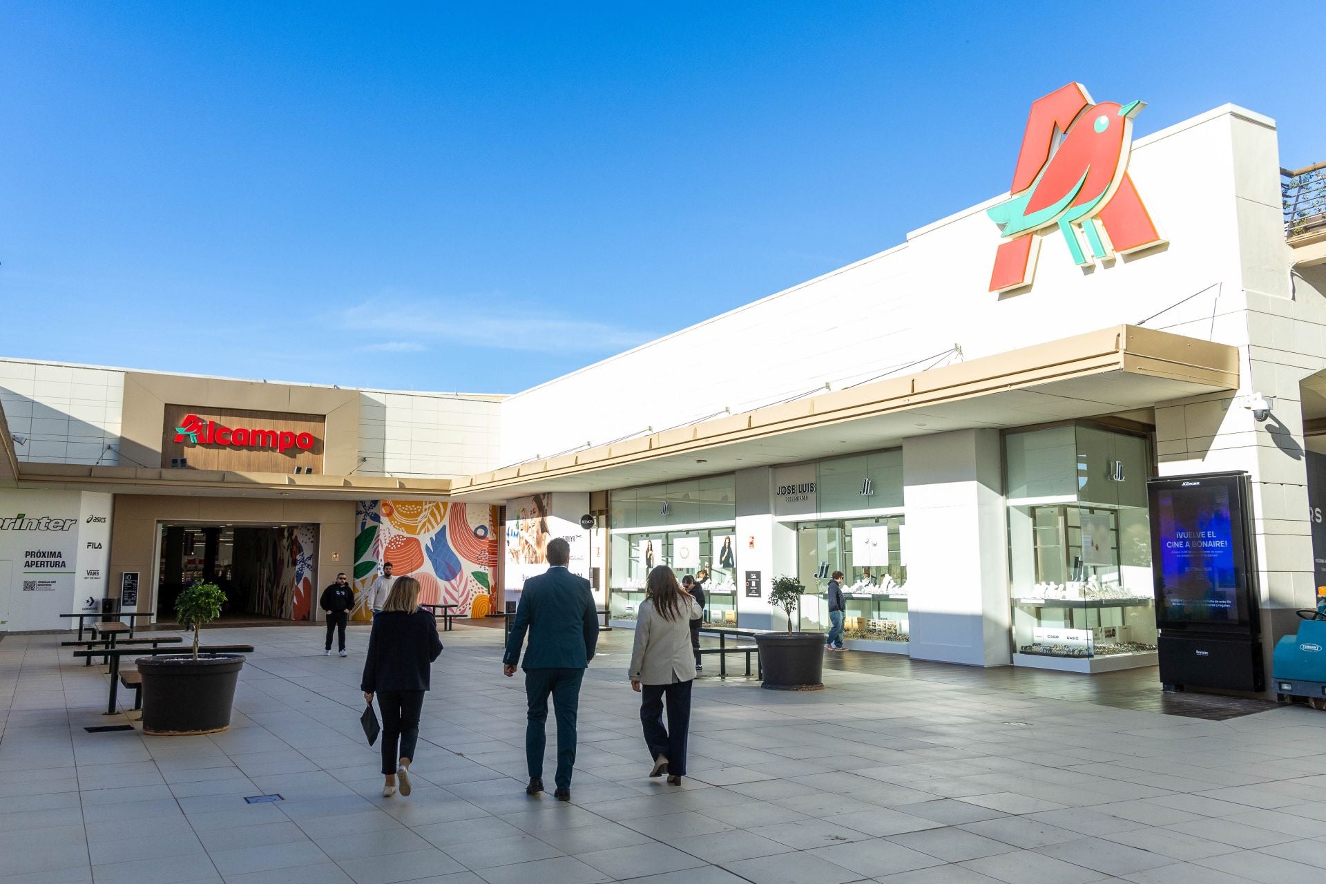 El centro comercial de Bonaire reabre sus puertas tras la dana