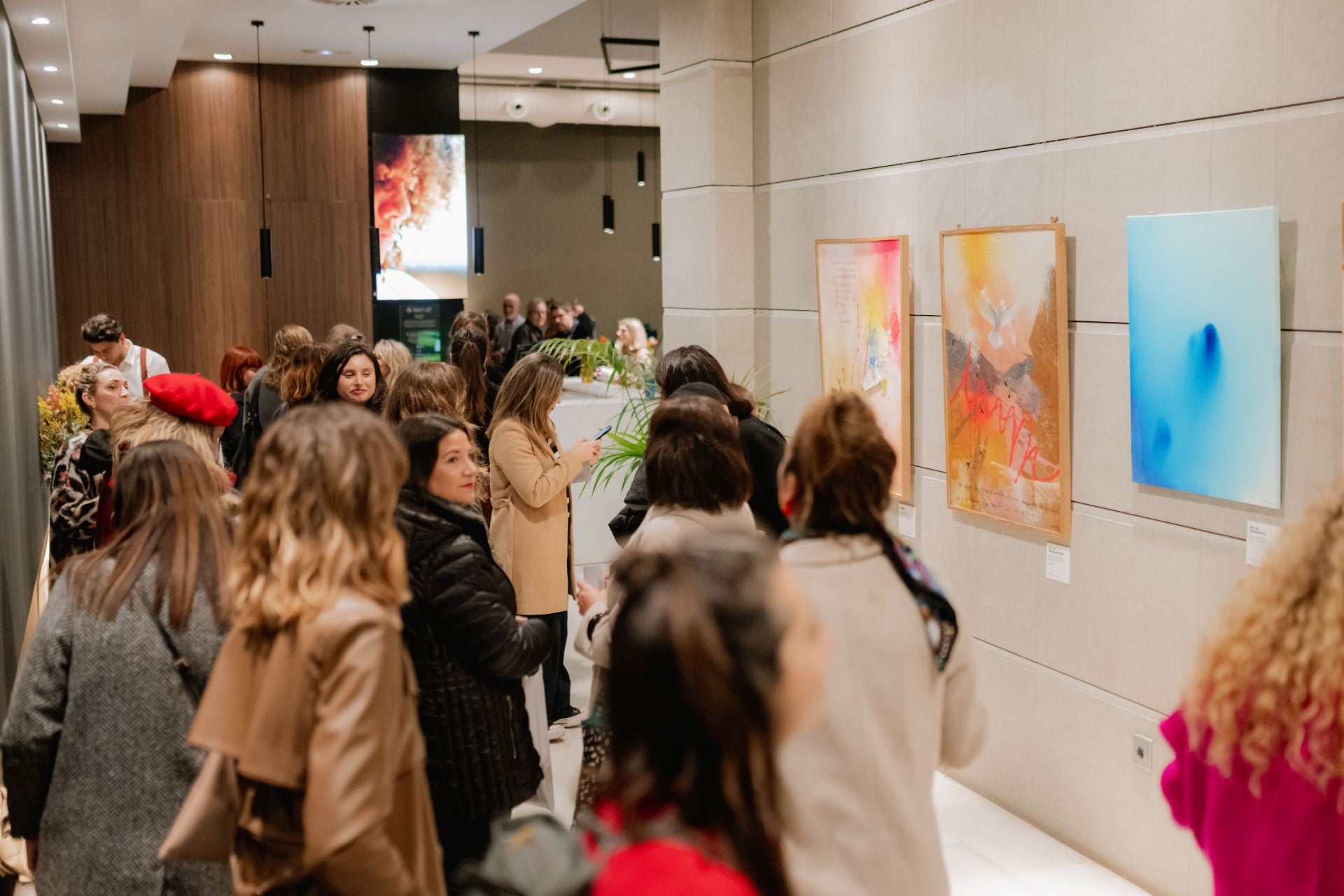 Lucía Benavente, de influencer a inaugurar su primera exposición