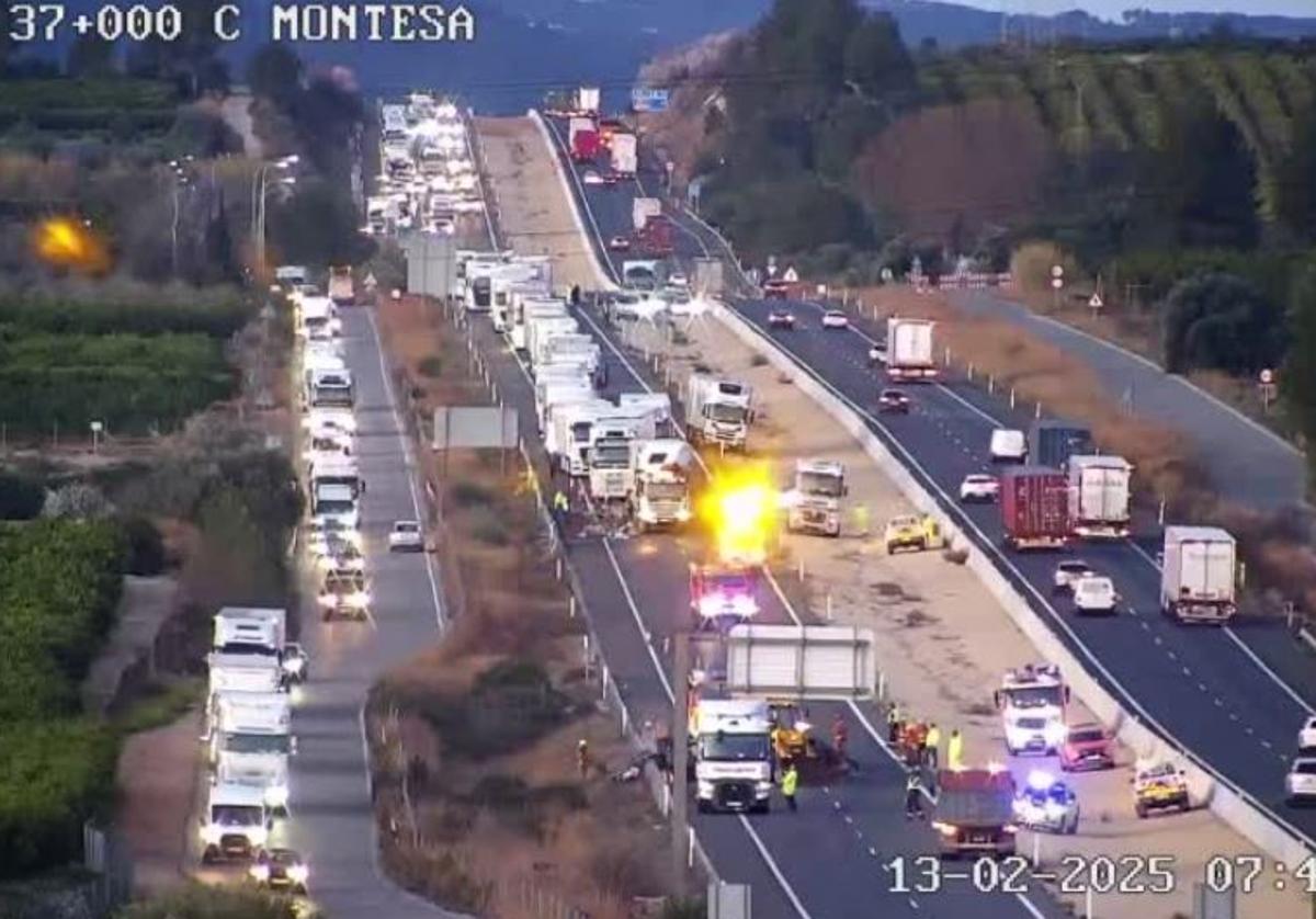 El accidente en la A-35, este jueves, visto desde las cámaras de la DGT.