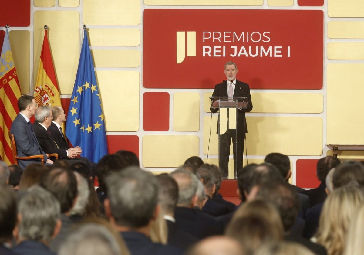 El Rey Felipe VI ha presidido este viernes la entrega de los Premios Rei Jaume I, que fueron aplazados por la dana.