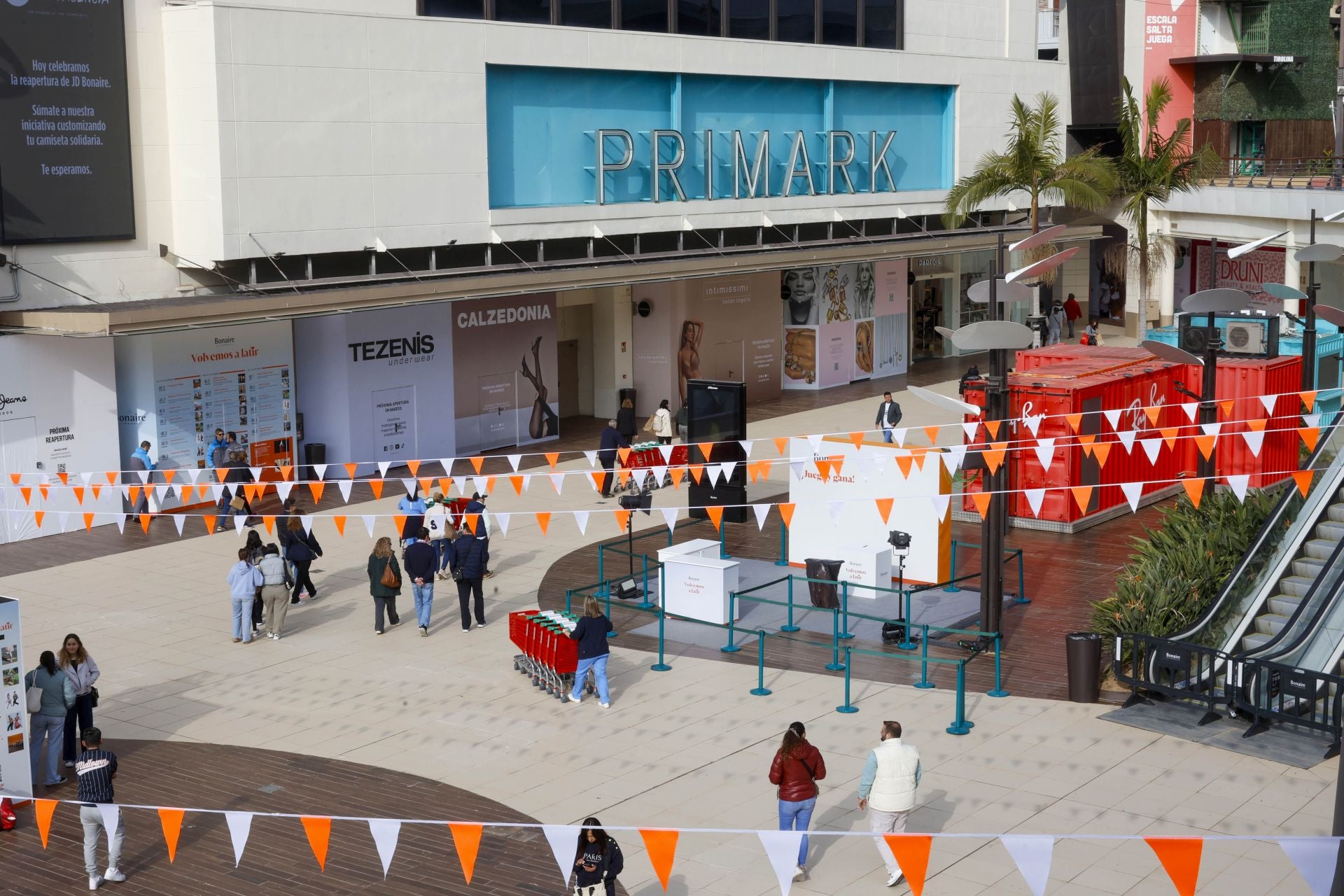 El parking de Bonaire, cerrado tras la reapertura del centro comercial