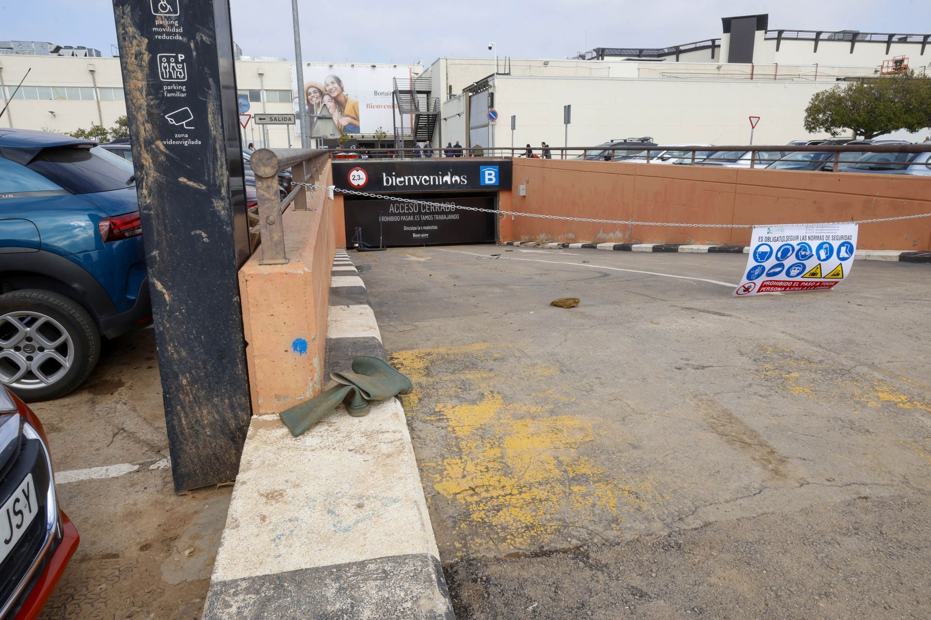 El parking de Bonaire, cerrado tras la reapertura del centro comercial