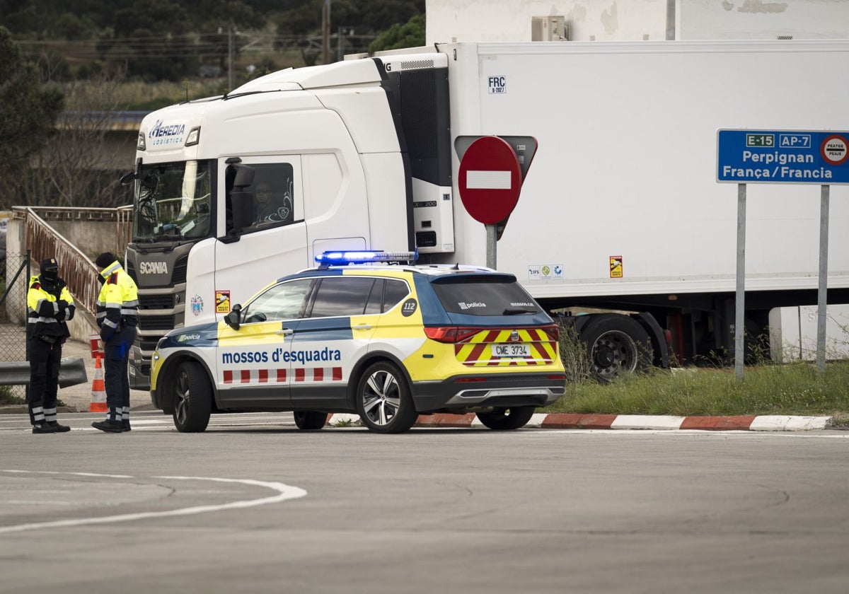 Imagen de recurso de una patrulla de Mossos d'Esquadra.