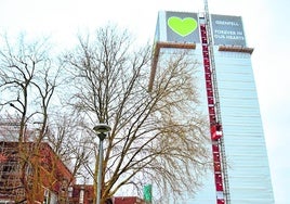 La Torre Grenfell ha permanecido tapada siete años con una tela a la espera de un destino final