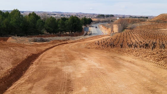 Uno de los caminos reparados en Requena.