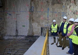 Un momento de la visita a las obras.