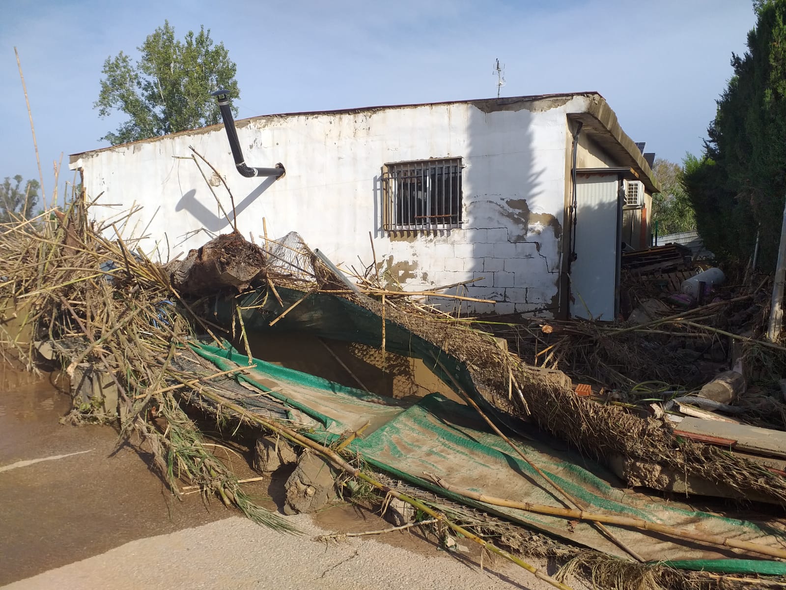 Una vivienda afectada en el término de Riba-roja de Túria.