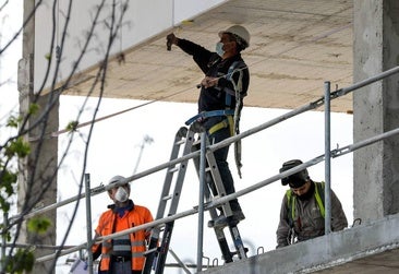 El SEPE avisa de que los trabajadores eventuales y temporeros no pueden cobrar menos de 56,08 euros por jornada