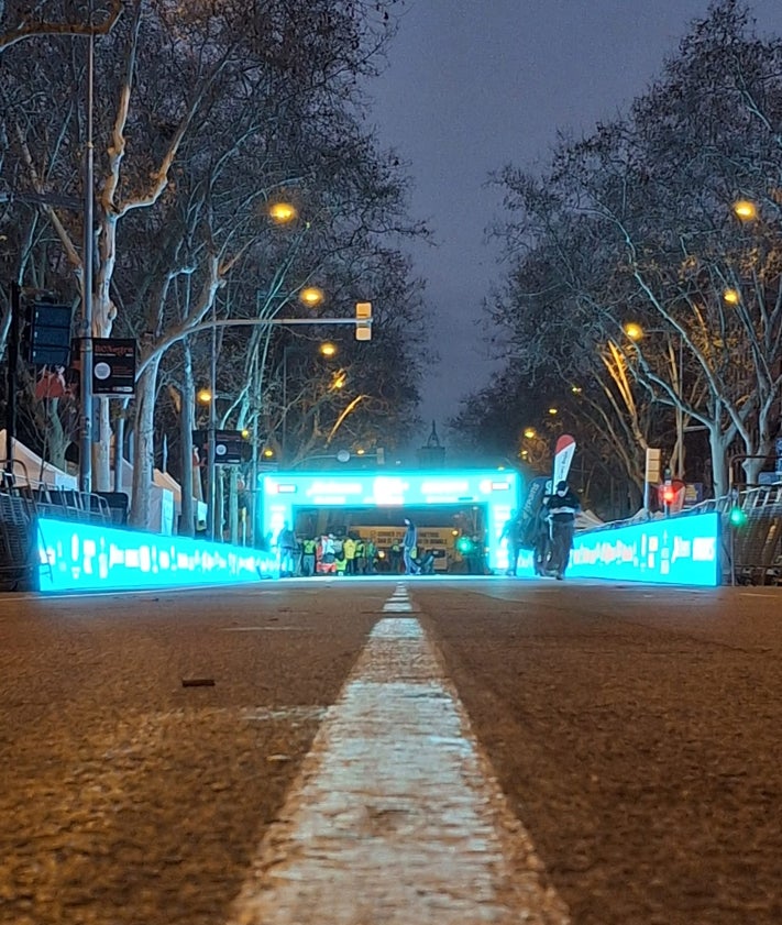 Imagen secundaria 2 - Instantes del viaje a Barcelona para la 21,1km.