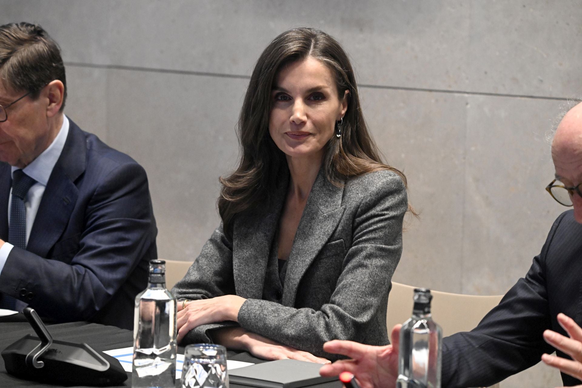 Letizia recicla su traje &#039;low cost&#039; de estilo ejecutivo