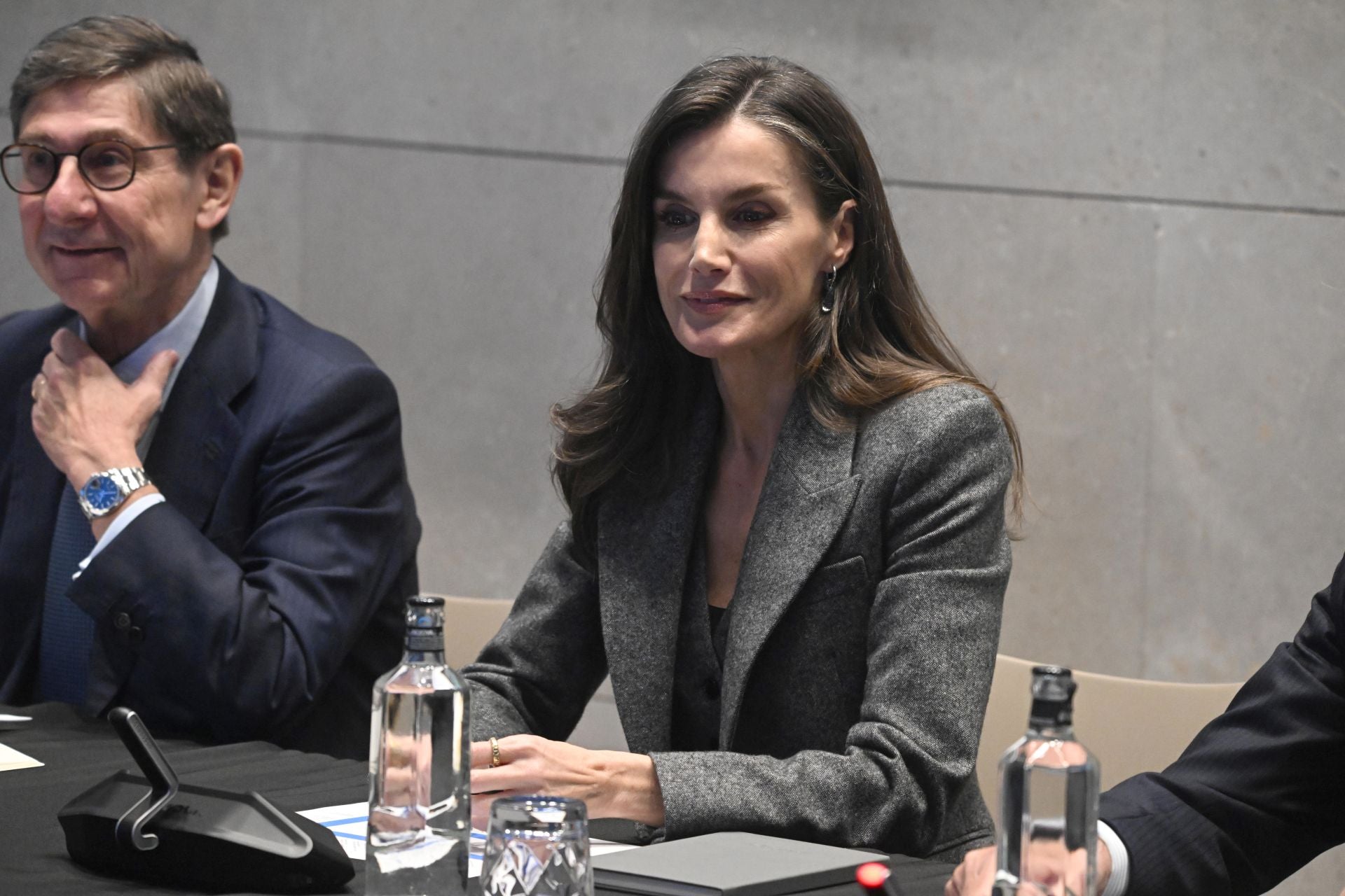 Letizia recicla su traje &#039;low cost&#039; de estilo ejecutivo