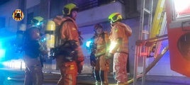 Bomberos trabajando en Sueca.