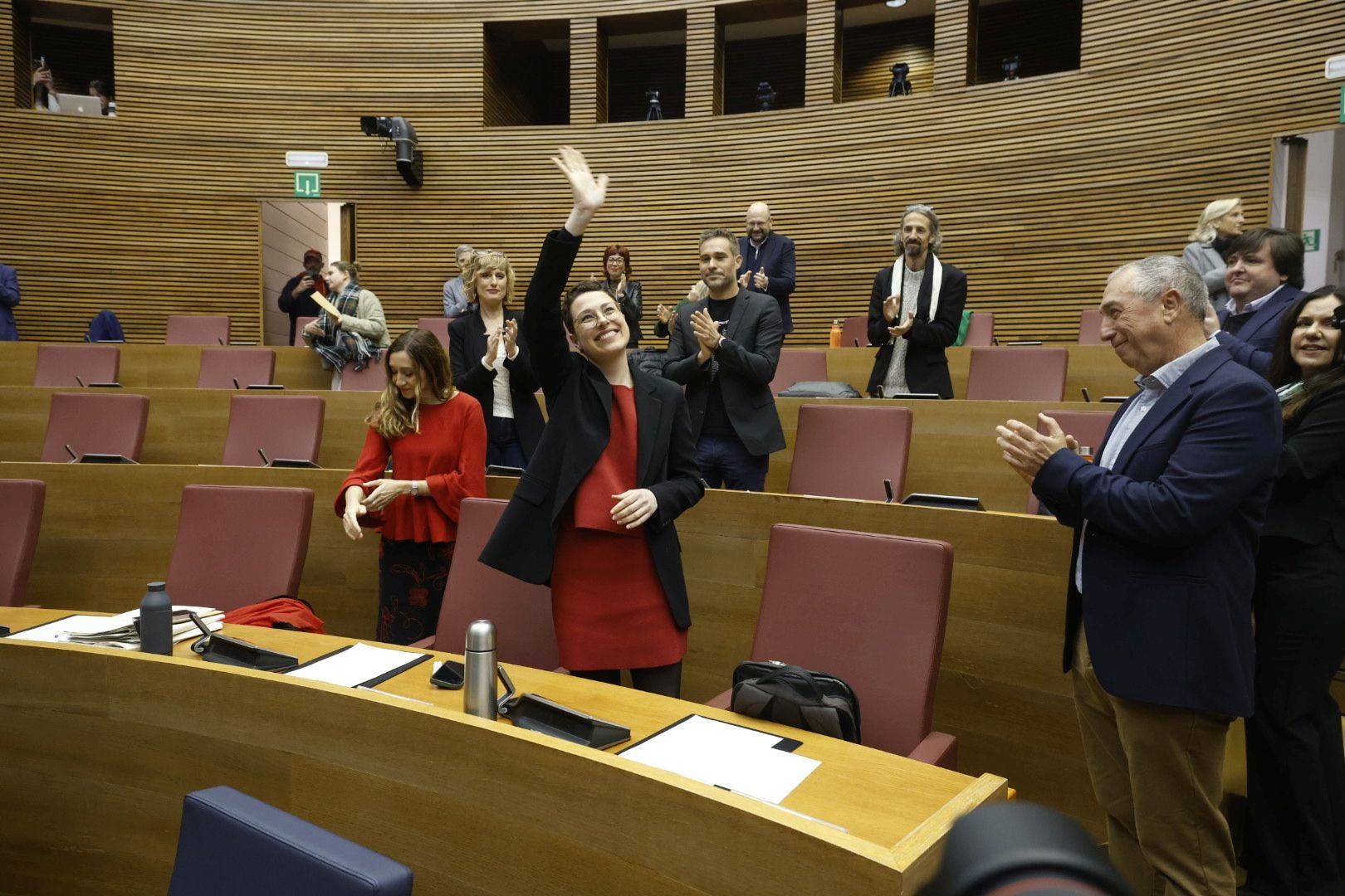 El pleno de Les Corts, en imágenes