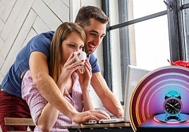 El 20% de la gente tiene relaciones sentimentales en el trabajo