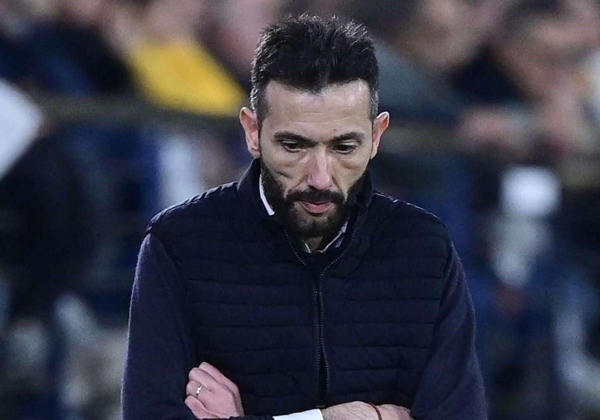 Carlos Corberán, durante el partido contra el Villarreal en La Cerámica.