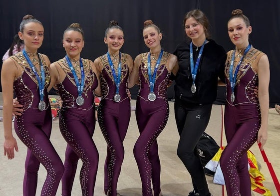 Las chicas de competición del club de gimnasia de Paiporta en el Campeonato de España celebrado en diciembre de 2024.