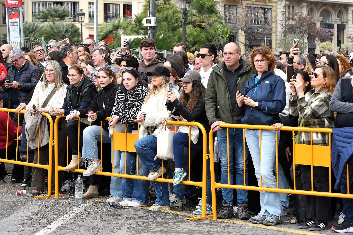 FOTOS | Búscate en la mascletà del domingo 23 de febrero de 2025