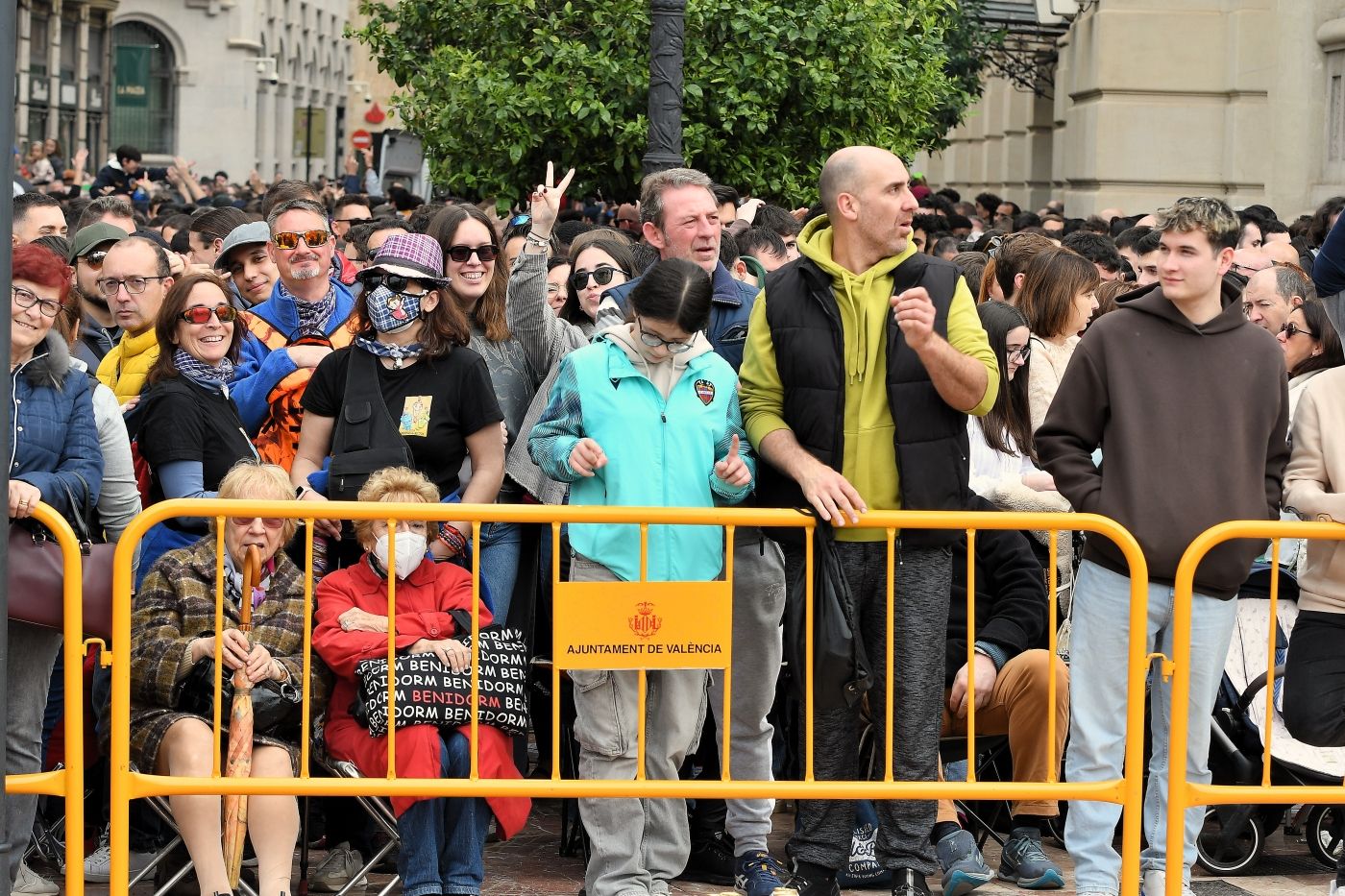 FOTOS | Búscate en la mascletà del domingo 23 de febrero de 2025