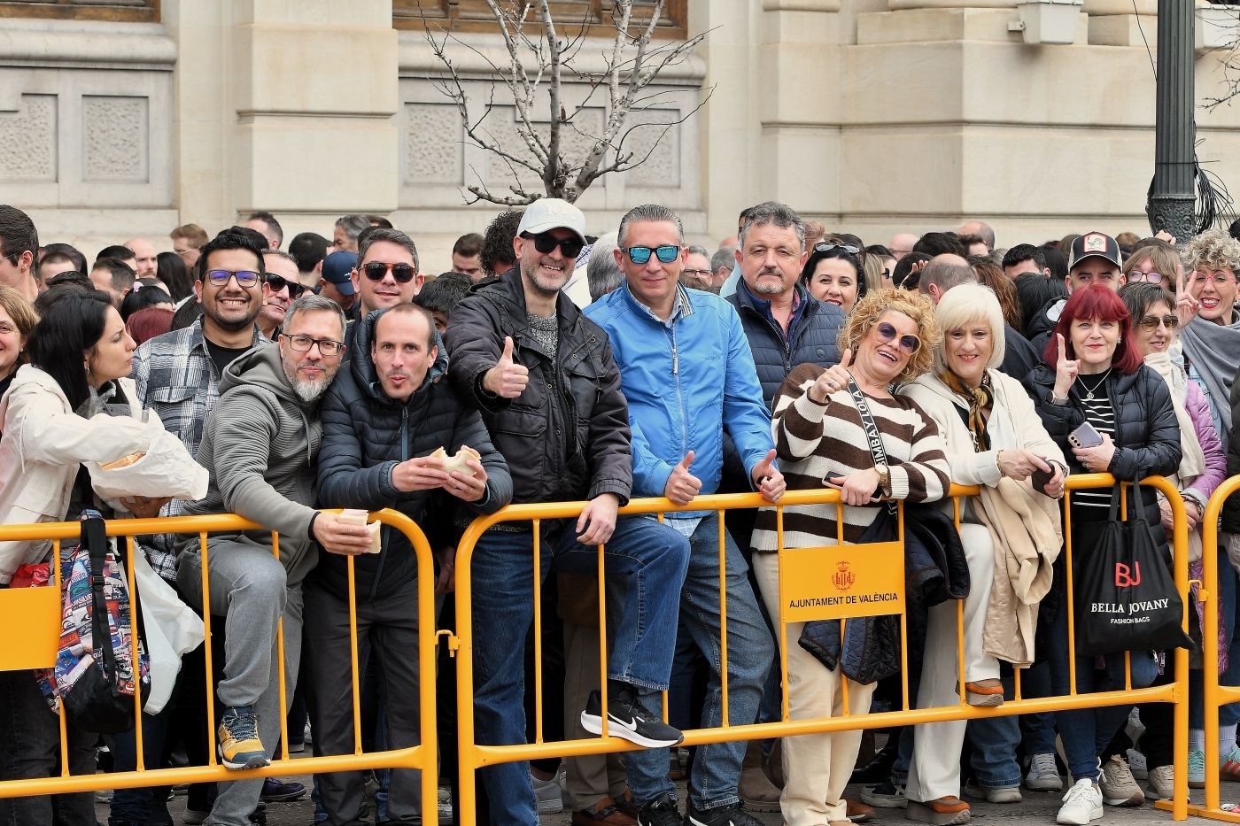 FOTOS | Búscate en la mascletà del domingo 23 de febrero de 2025