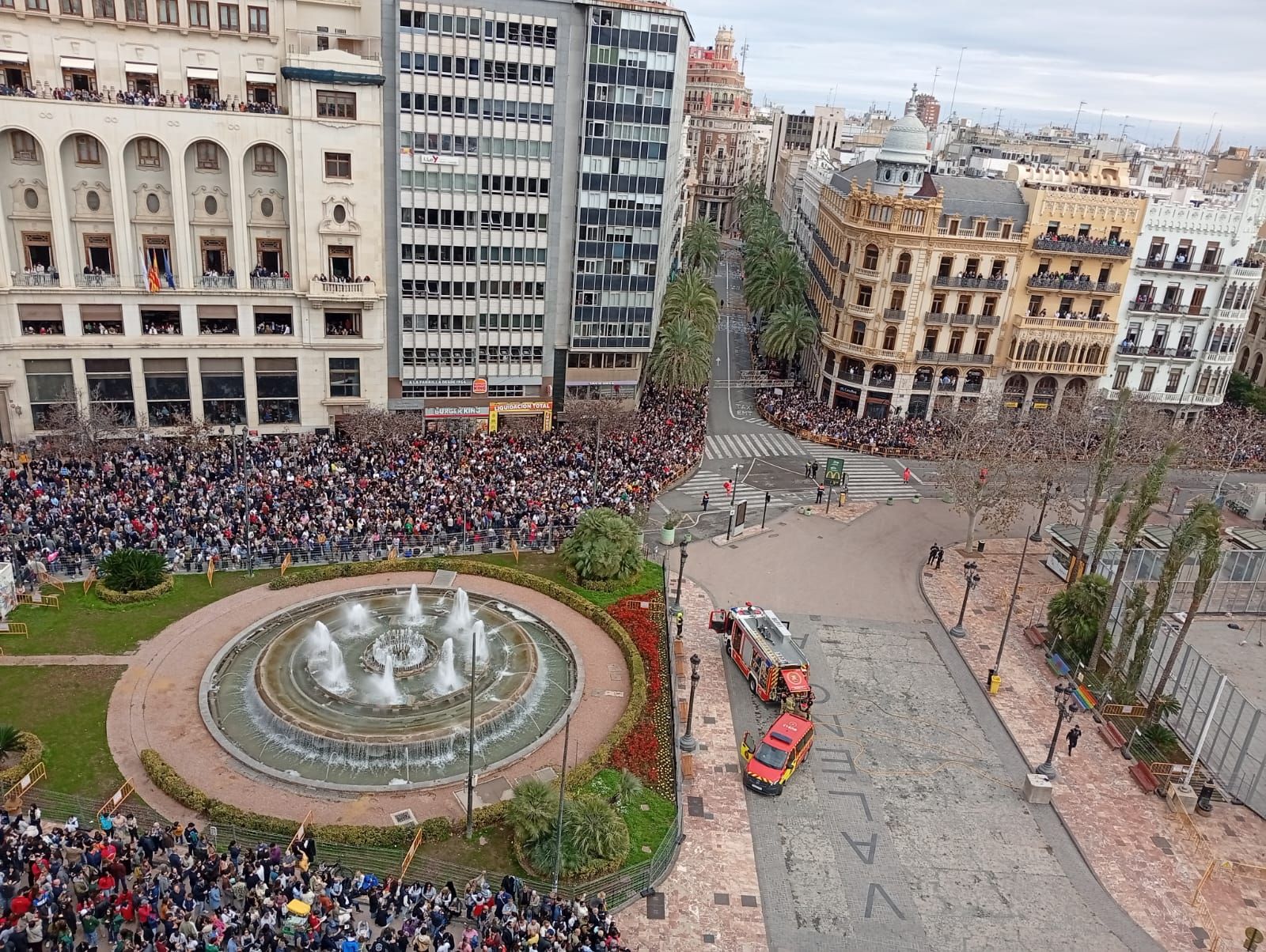 FOTOS | Mascletà y Entrada de Bandas del domingo 23 de febrero