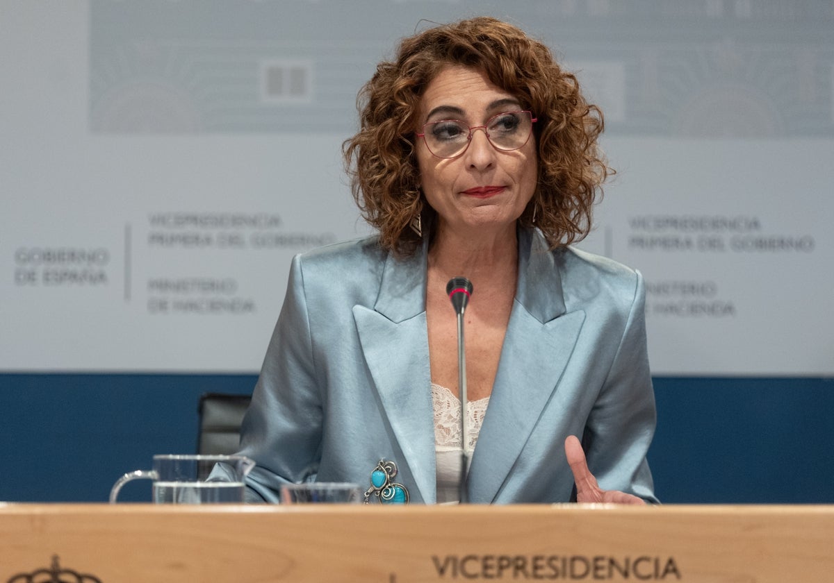 La vicepresidenta primera y ministra de Hacienda, María Jesús Montero.