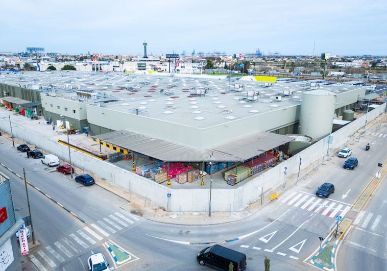 Muro de protección contra inundaciones en Carrefour Alfafar.