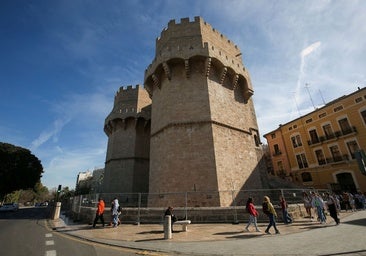 Valencia acerca las Torres de Serranos a las personas con diversidad funcional