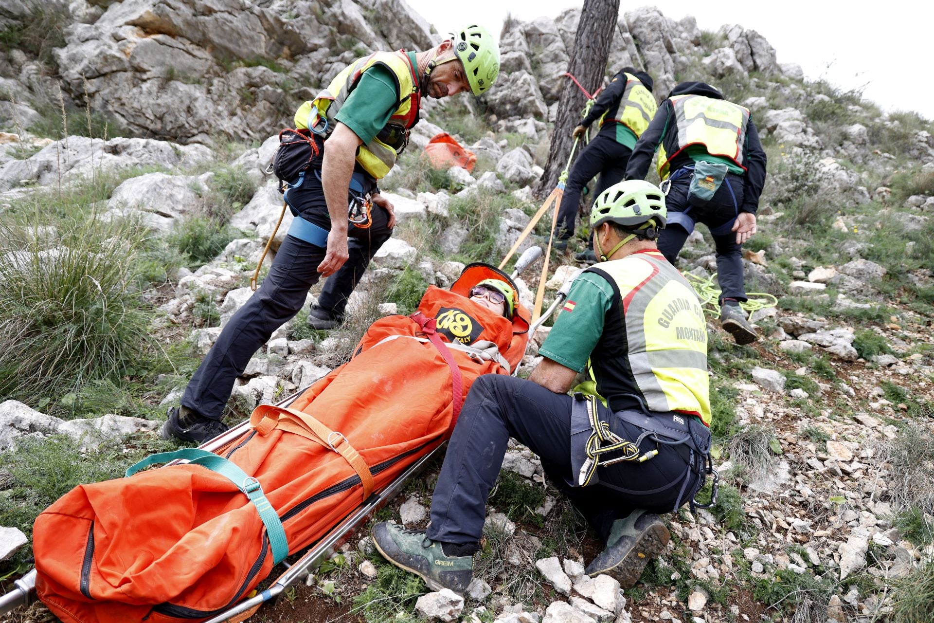 FOTOS | El Grupo de Rescate de la Guardia Civil sigue en su búsqueda de los desaparecidos por la dana