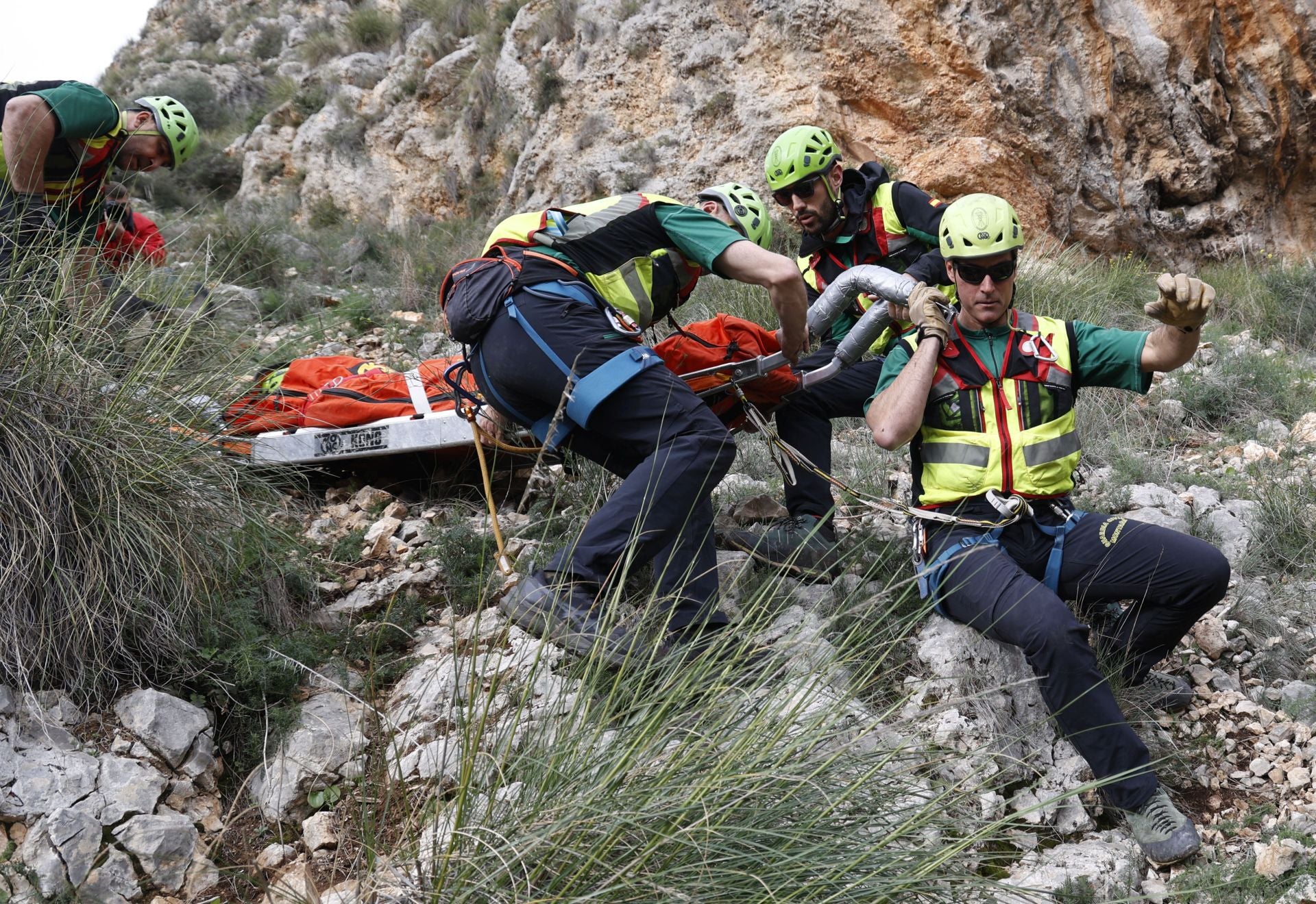 FOTOS | El Grupo de Rescate de la Guardia Civil sigue en su búsqueda de los desaparecidos por la dana