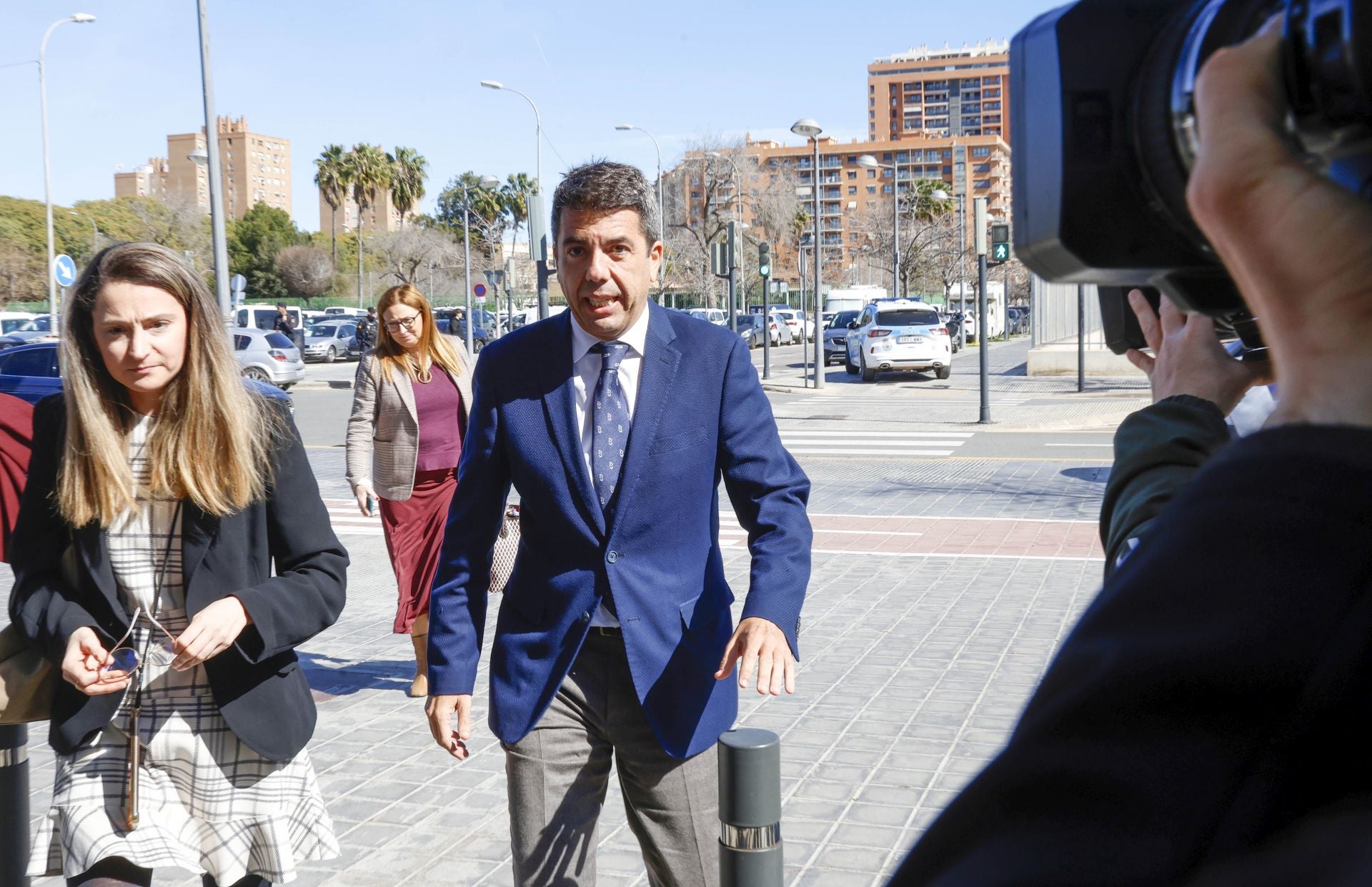 Felipe González asiste a la Asamblea General de AVE 2025 en Valencia