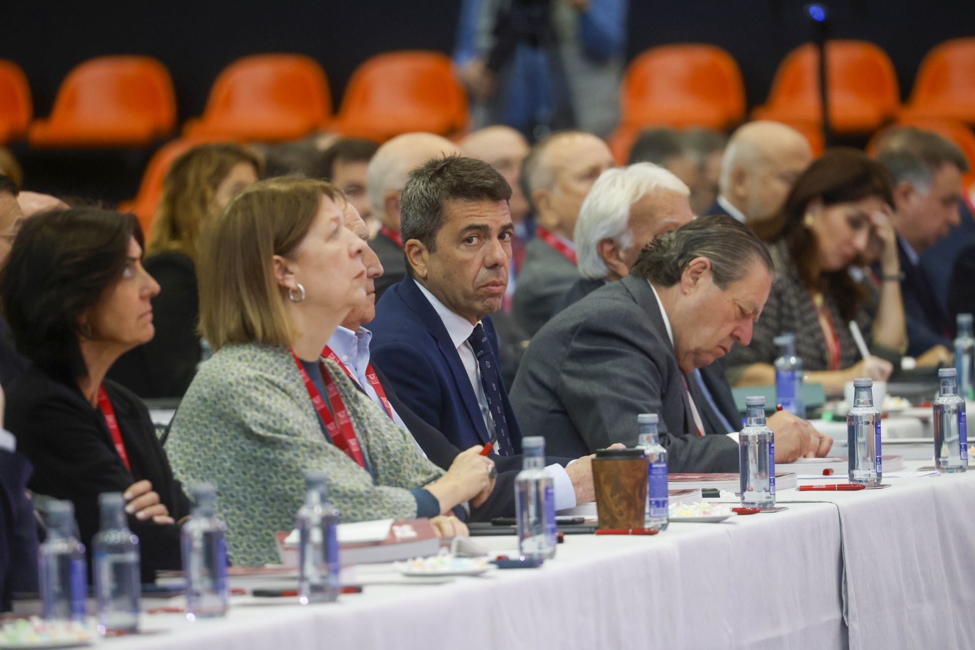 Felipe González asiste a la Asamblea General de AVE 2025 en Valencia