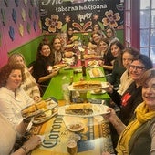 Dones Esmorzadores, en un bar de Picanya.