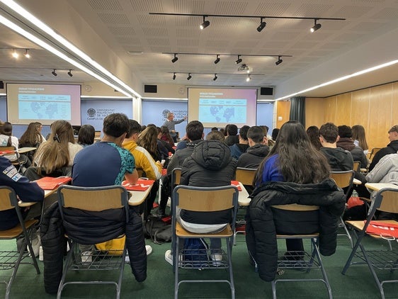 Alumnos en el Campus de la UPV en Gandia.