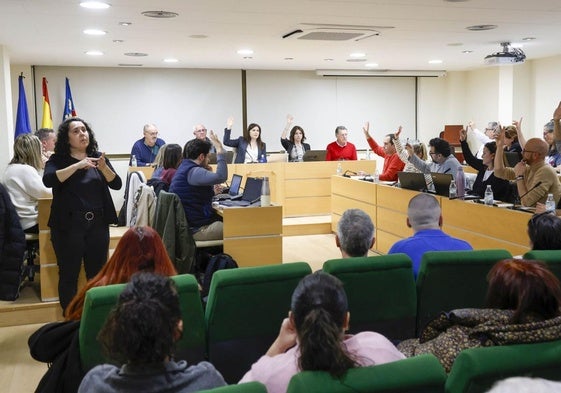 Pleno del Ayuntamiento de Paiporta celebrado este jueves.