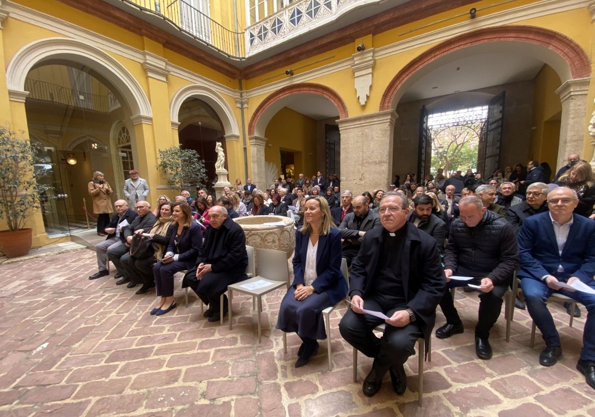 Imagen principal - Acto de presentación del contenido del futuro Centro de Interpretación del Santo Cáliz.