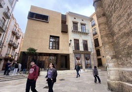 Edificio antiguo del Relojero y el más moderno, que acogerán el Centro de Interpretación del Santo Cáliz.