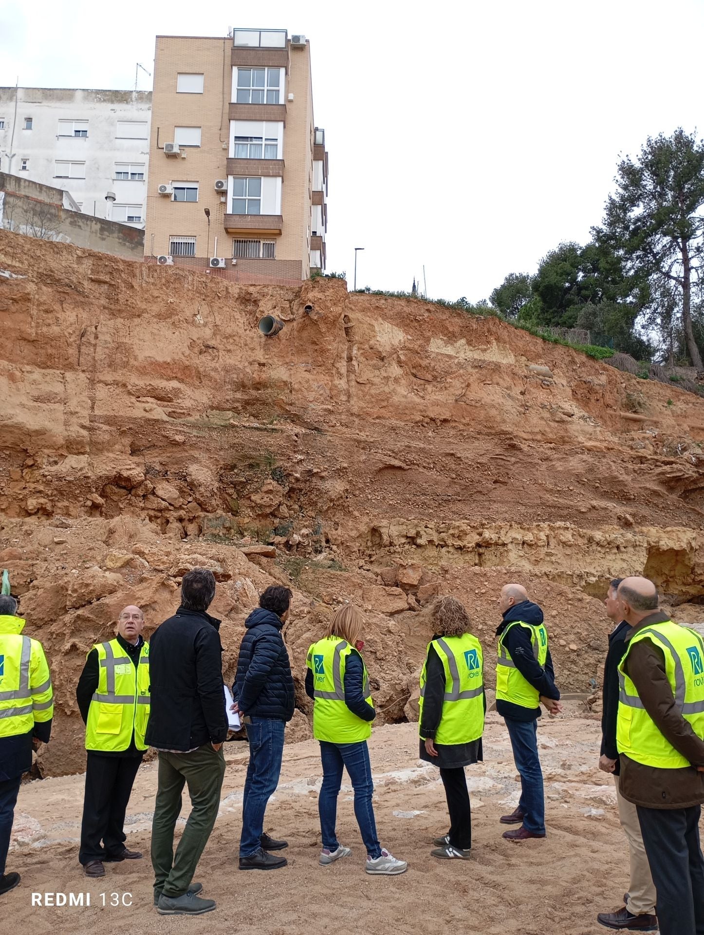 Edificio en Torrent junto a uno de los barrancos dañados por la dana.