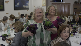 La alcaldesa Araceli De Moya, junto a la concejala del área Mª Carmen Saura Allepuz