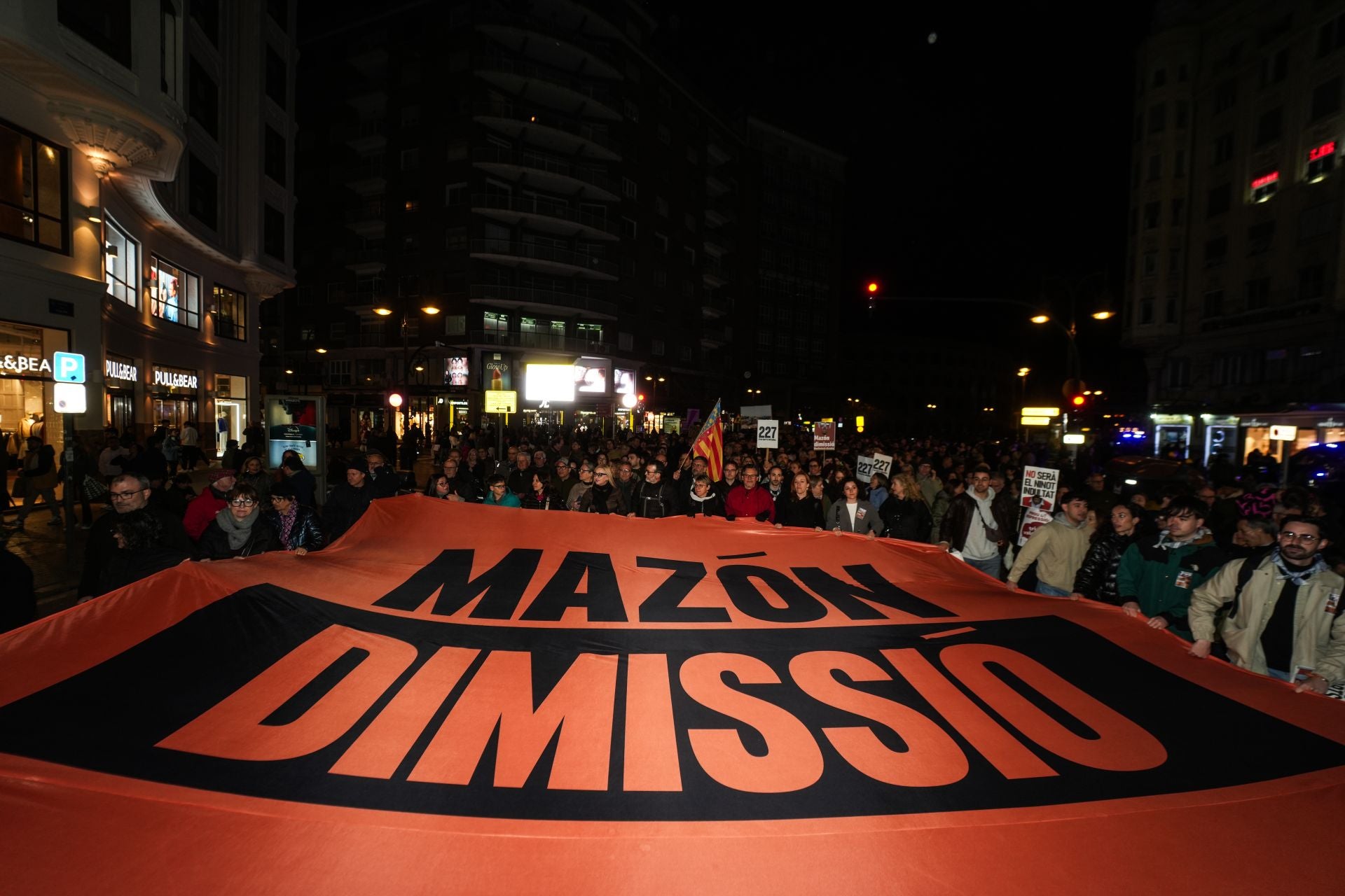 La manifestación en Valencia contra la gestión política de la dana, en imágenes