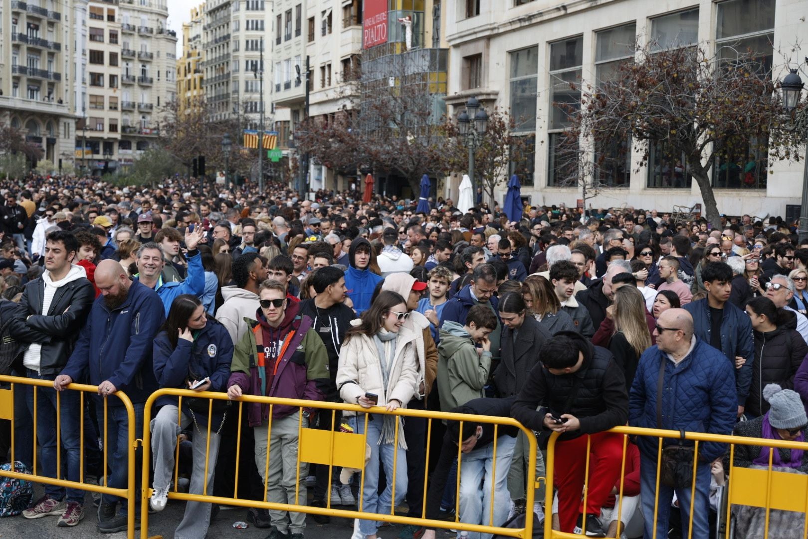 FOTOS | Mascletà del 1 de marzo de las Fallas de Valencia 2025