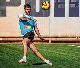 Hugo Duro, durante un entrenamiento en la Ciudad Deportiva de Paterna, en una imagen de archivo.