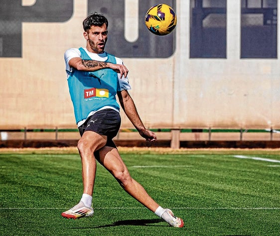 Hugo Duro, durante un entrenamiento en la Ciudad Deportiva de Paterna, en una imagen de archivo.