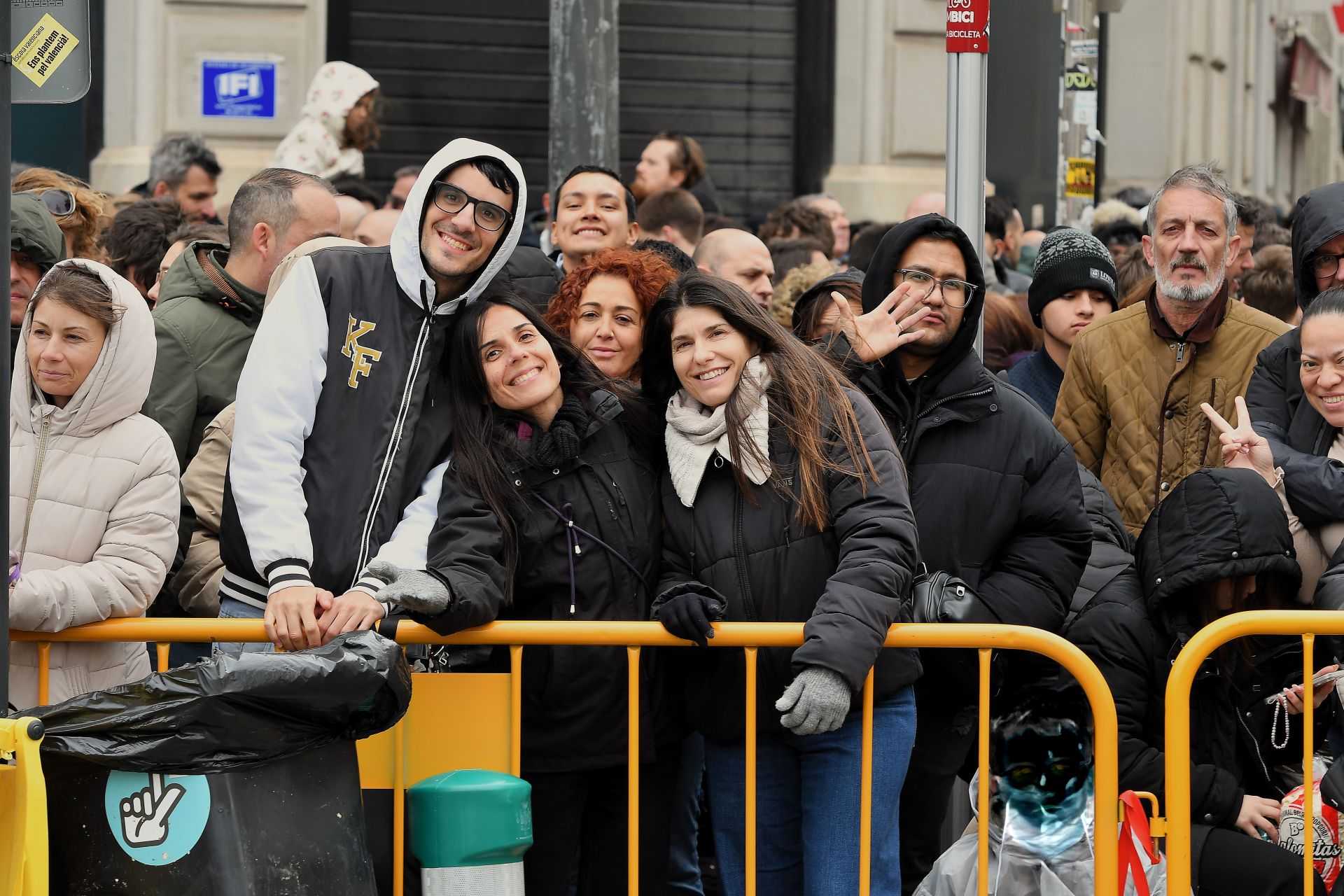FOTOS | Búscate en la mascletà del domingo 2 de marzo