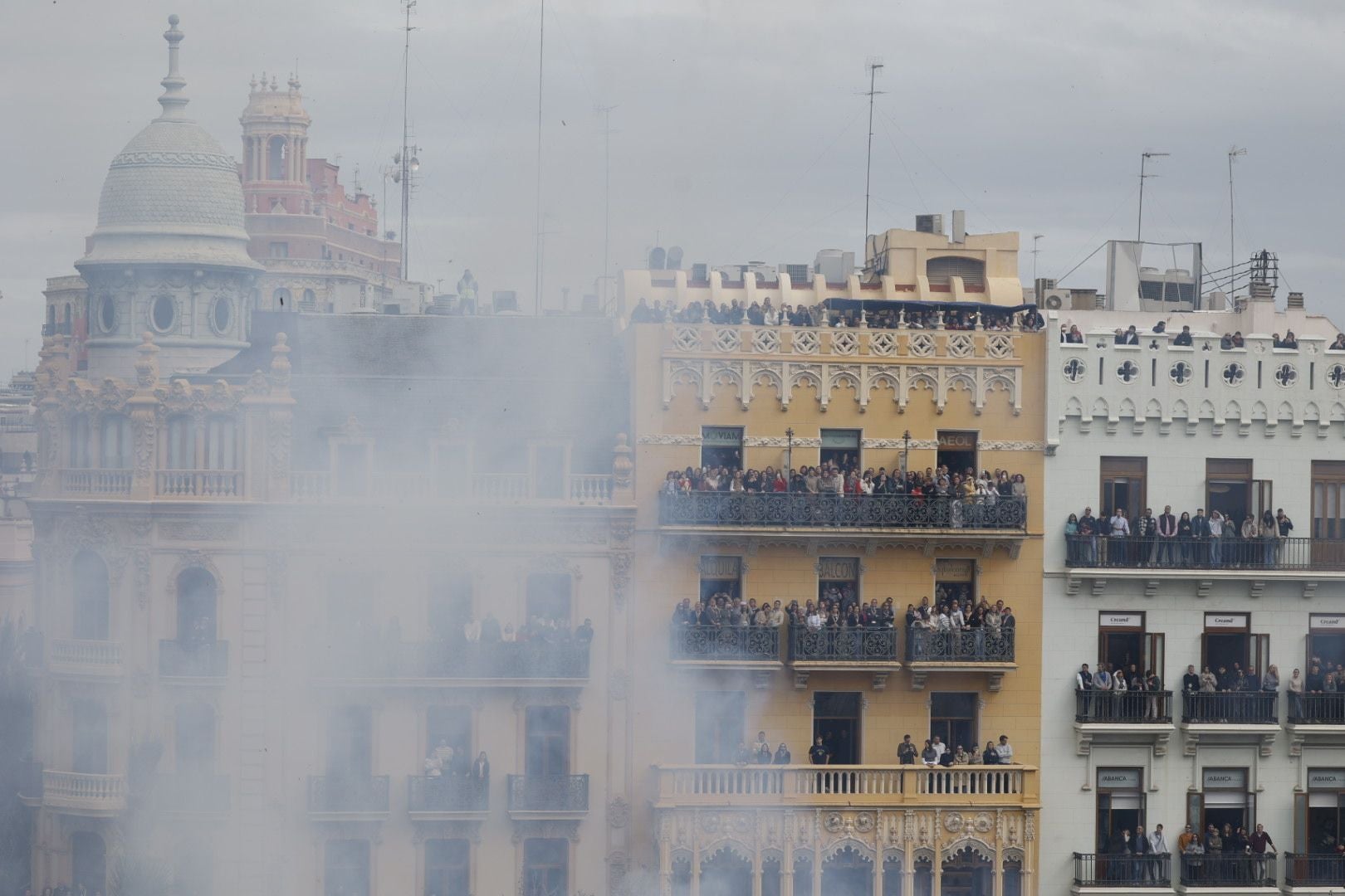 FOTOS | Mascletà del domingo 2 de marzo de las Fallas de Valencia 2025