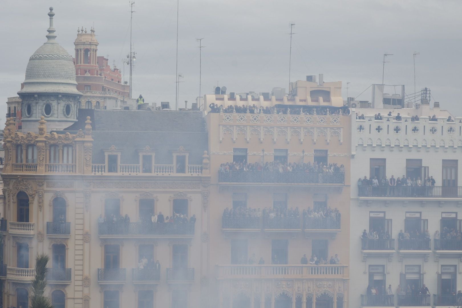 FOTOS | Mascletà del domingo 2 de marzo de las Fallas de Valencia 2025