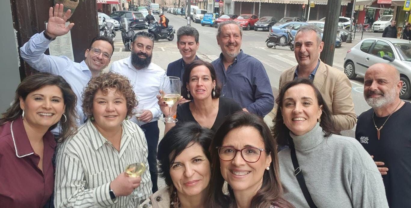 Ana Grau, Nuria Serra, Begoña Serra, Mercedes Santosjuanes, Miquel Espinosa, Jaime Vives, José Luis Murciano, María José Torregrosa, Inma Ribes, Germán Gallego, David Gimeno y Pablo Bueno.