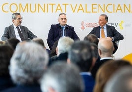 José María Angel, el vicepresidente Gan Pampols y Salvador Navarro.